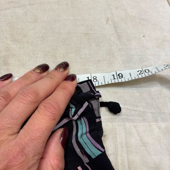 Ladies Tucker Brand Black and Floral Side Tie Pants Size Medium - Picture 11 of 14